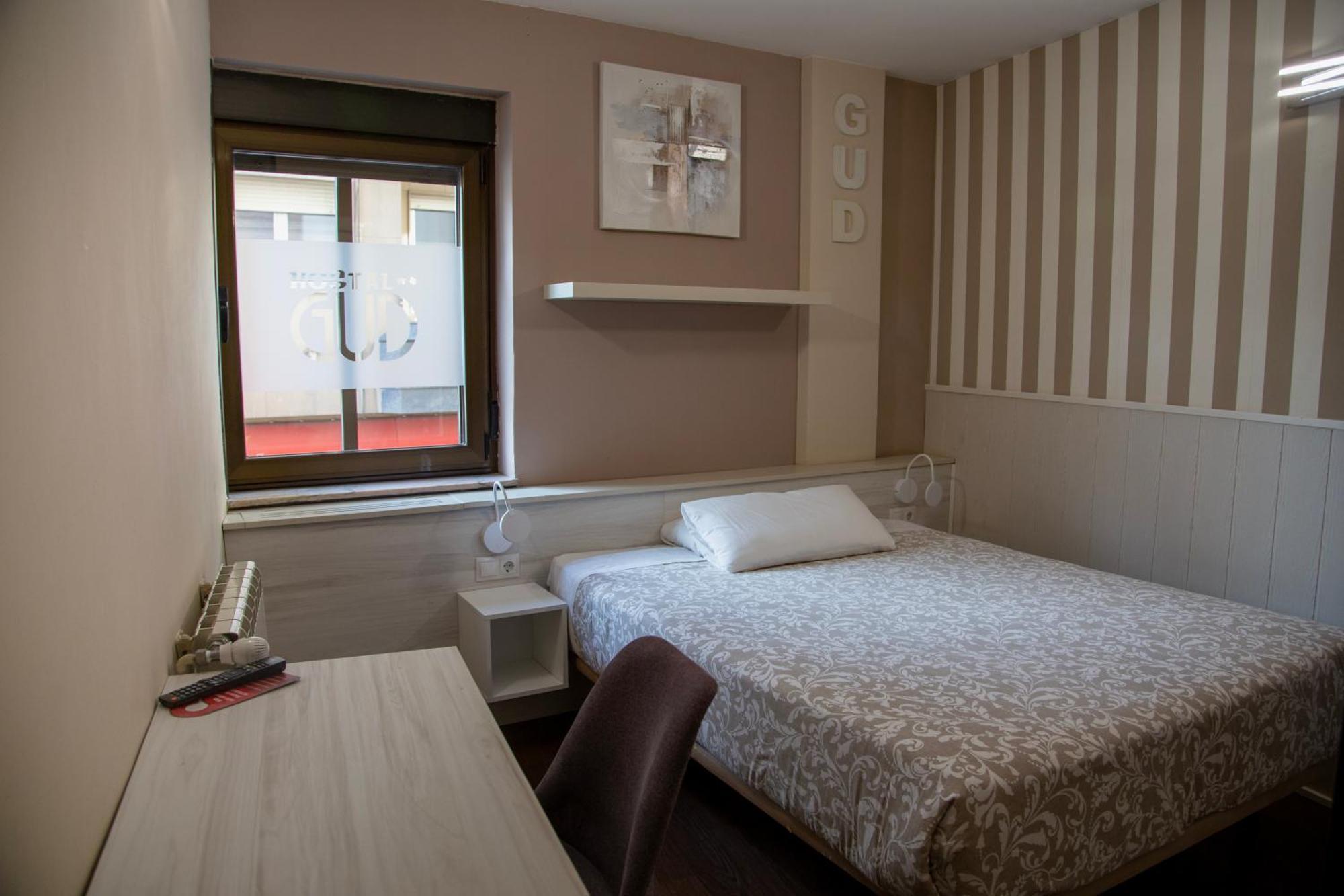 Hostal Gud Саламанка Екстериор снимка