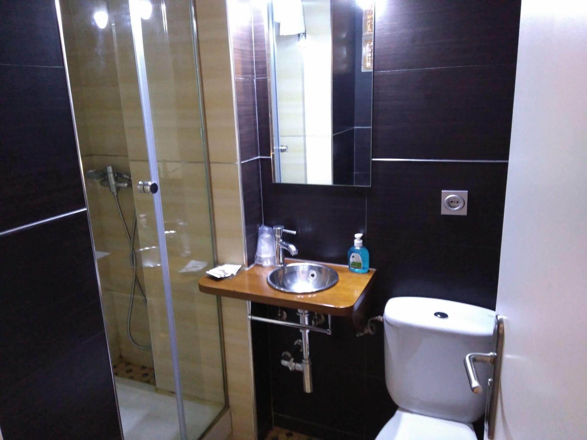 Hostal Gud Саламанка Екстериор снимка