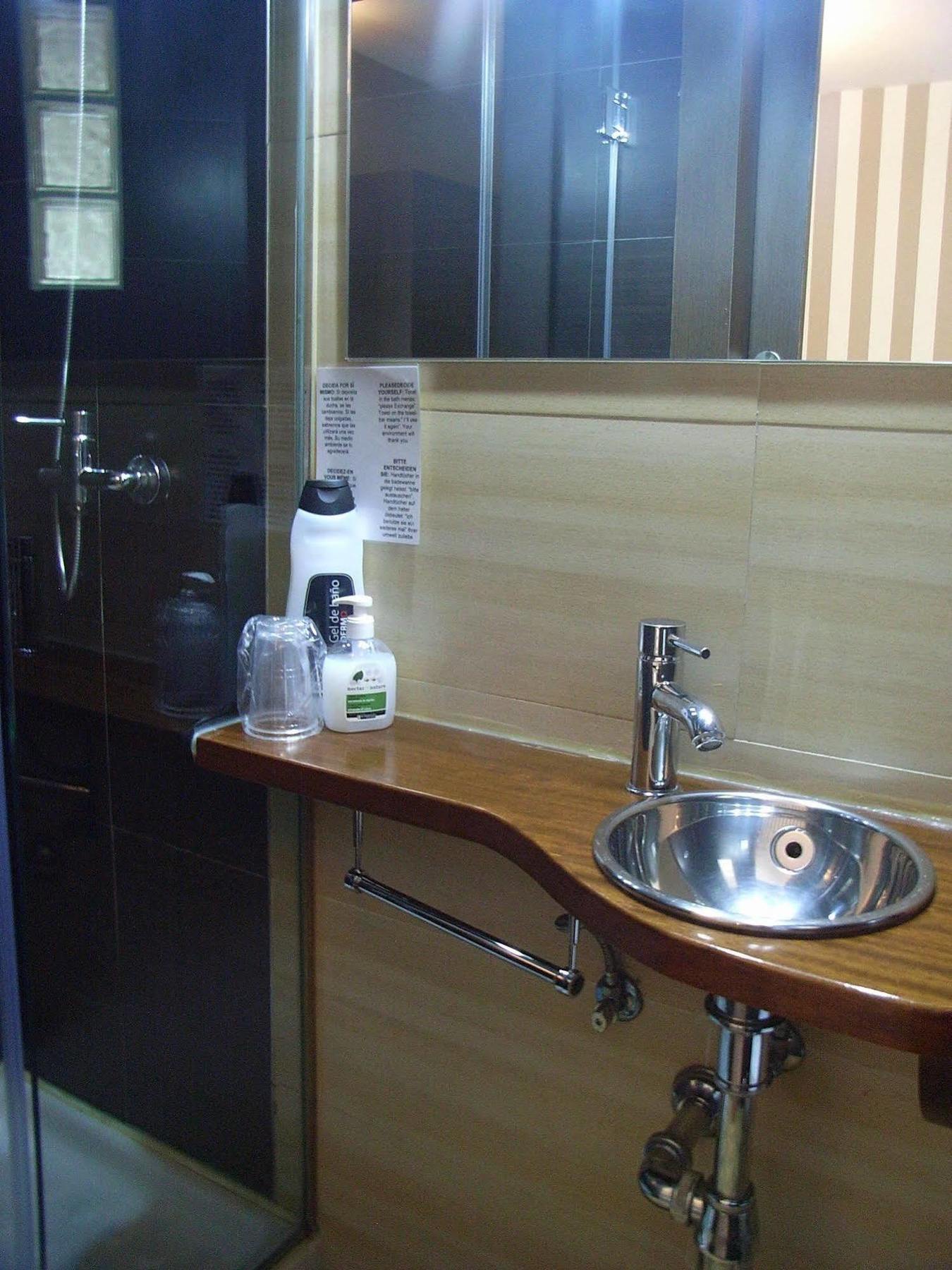 Hostal Gud Саламанка Екстериор снимка
