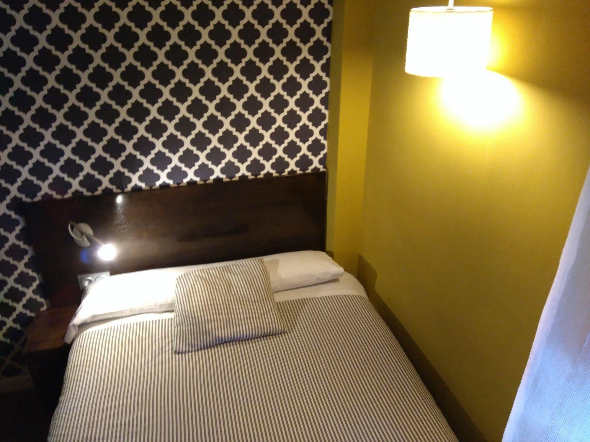 Hostal Gud Саламанка Екстериор снимка